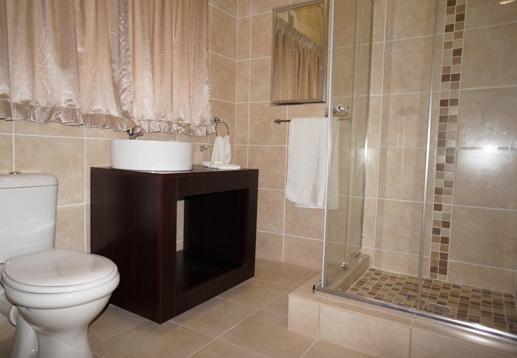 Mckala Guesthouse Kimberley Ngoại thất bức ảnh