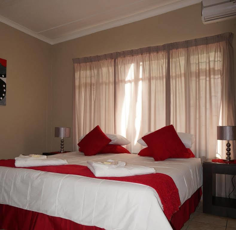 Mckala Guesthouse Kimberley Ngoại thất bức ảnh
